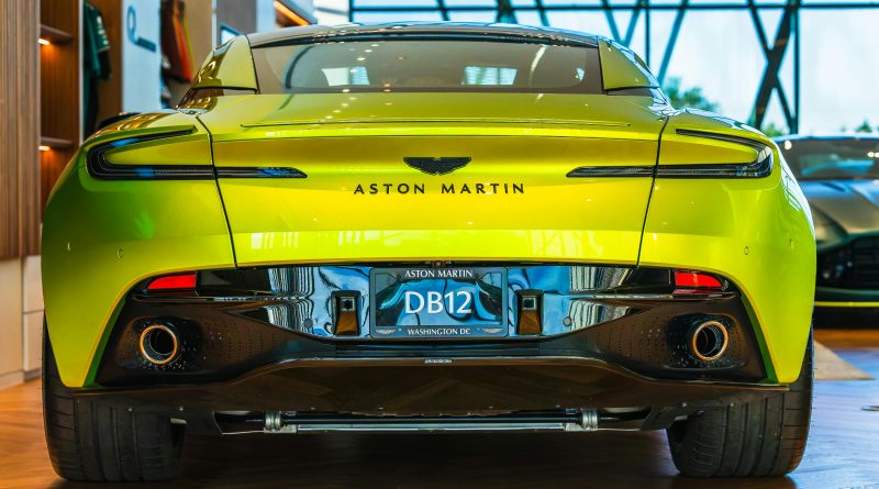 Aston Martin DB12